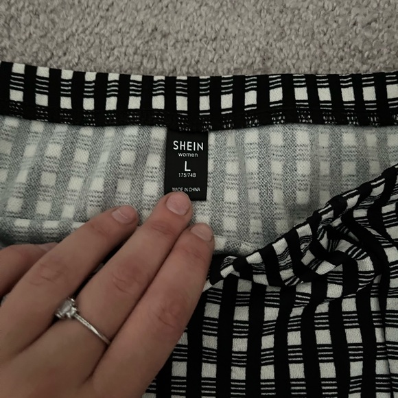 Black and white checkered skirt - Picture 2 of 2